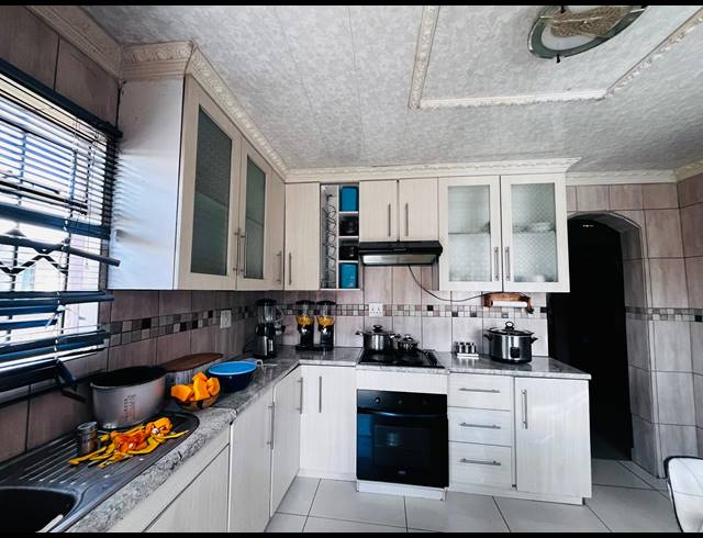 2 BEDROOM HOUSE FOR SALE IN EVATON WEST